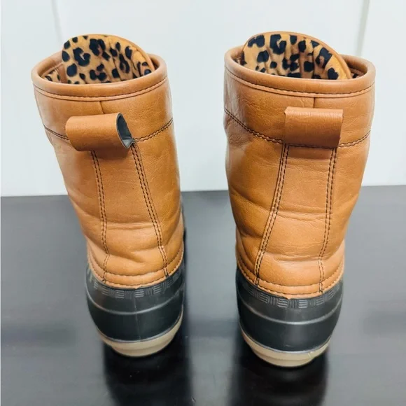 Stylish Brown and Black Women's Boots with Red Laces - Picture 7 of 7